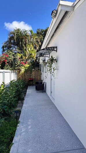 Terrace/patio - Miami North Beach Guesthouse (North Miami Beach)