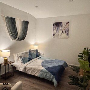 1 bedroom, in-room safe, iron/ironing board, free WiFi