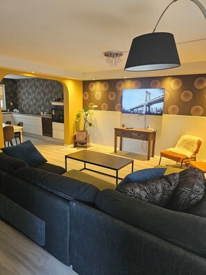 Living area - Full Privacy Townhome with WiFi in Oslo (Oslo)