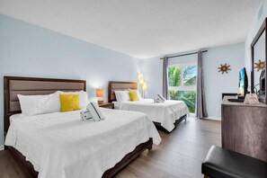 1 bedroom, iron/ironing board, WiFi, bed sheets - Beachfront Escape – Private Balcony, Gulf Views, No Street to Cross, Watch the Sunset from Your Balcony (Longboat Key)