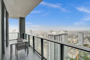 Deluxe-Apartment, Meerblick | Terrasse/Patio