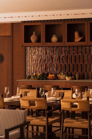 Daily buffet breakfast for a fee - Palacio De Godoy Caceres, Curio Collection By Hilton (Cáceres)