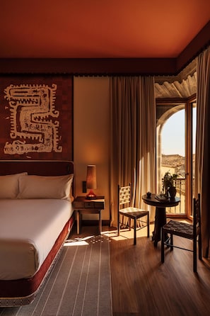 Suite, 1 King Bed, Balcony (Godoy) | Down comforters, minibar, in-room safe, soundproofing