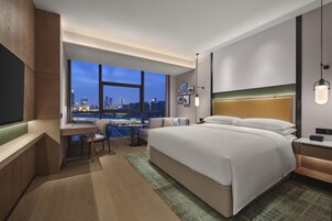 Down comforters, in-room safe, blackout drapes, iron/ironing board