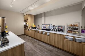 Breakfast area - Home2 Suites By Hilton Dry Ridge (Dry Ridge)