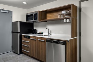 Private kitchen - Home2 Suites By Hilton Dry Ridge (Dry Ridge)