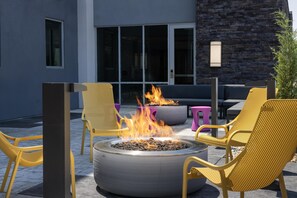 Terrace/patio - Home2 Suites By Hilton Dry Ridge (Dry Ridge)
