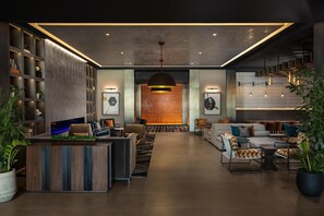 Lobby - Hotel Avail Rogers, Tapestry Collection By Hilton (Rogers)