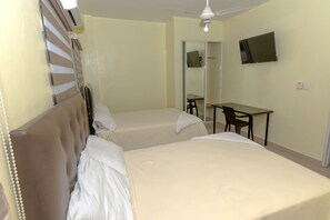 Classic-huone | Työpöytä, kannettavalle tietokoneelle sopiva työtila, ilmainen Wi-Fi