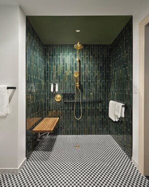 Hair dryer, bathrobes, towels, soap - SIXTY DC (Washington)