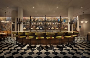 2 restaurants, dinner served - SIXTY DC (Washington)