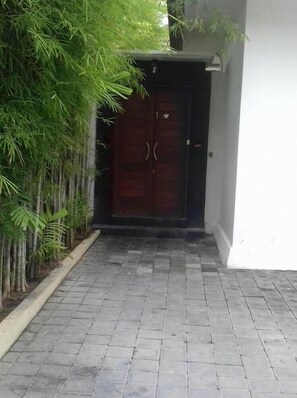 Exterior detail - Maisaba Seminyak Loft and Villas (Bali)