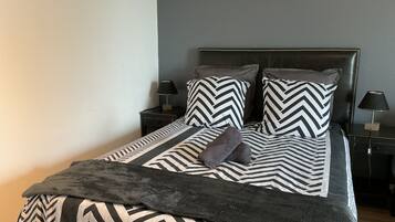 3 chambres, fer et planche Ă repasser, Wi-Fi, draps fournis