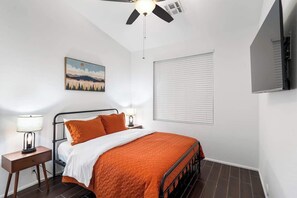 3 habitaciones, escritorio, tabla de planchar con plancha y wifi 