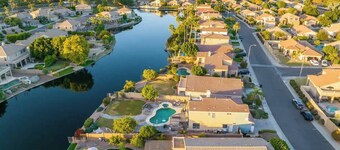 Waterfront Villa with Pool Hot Tub Lounge area