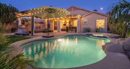 Waterfront Villa with Pool Hot Tub Lounge area