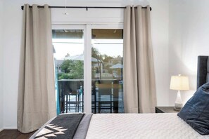 3 habitaciones, escritorio, tabla de planchar con plancha y wifi 