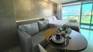 Ảnh chưa phân loại, 2 trong số 7 ảnh, nút