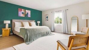 6 slaapkamers, een strijkplank/strijkijzer, gratis wifi, beddengoed