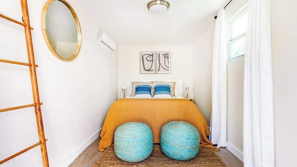 6 bedrooms, iron/ironing board, free WiFi, bed sheets