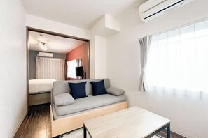 Room - Osaka House Sinkan (Osaka)