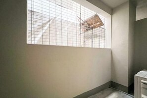 Interior - Osaka House Sinkan (Osaka)