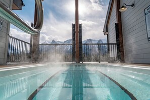 Bañera de hidromasaje al aire libre