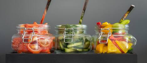 Serveert lunch en diner