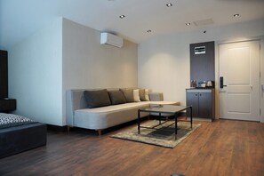 Loft luxueux, balcon | Vue de la chambre