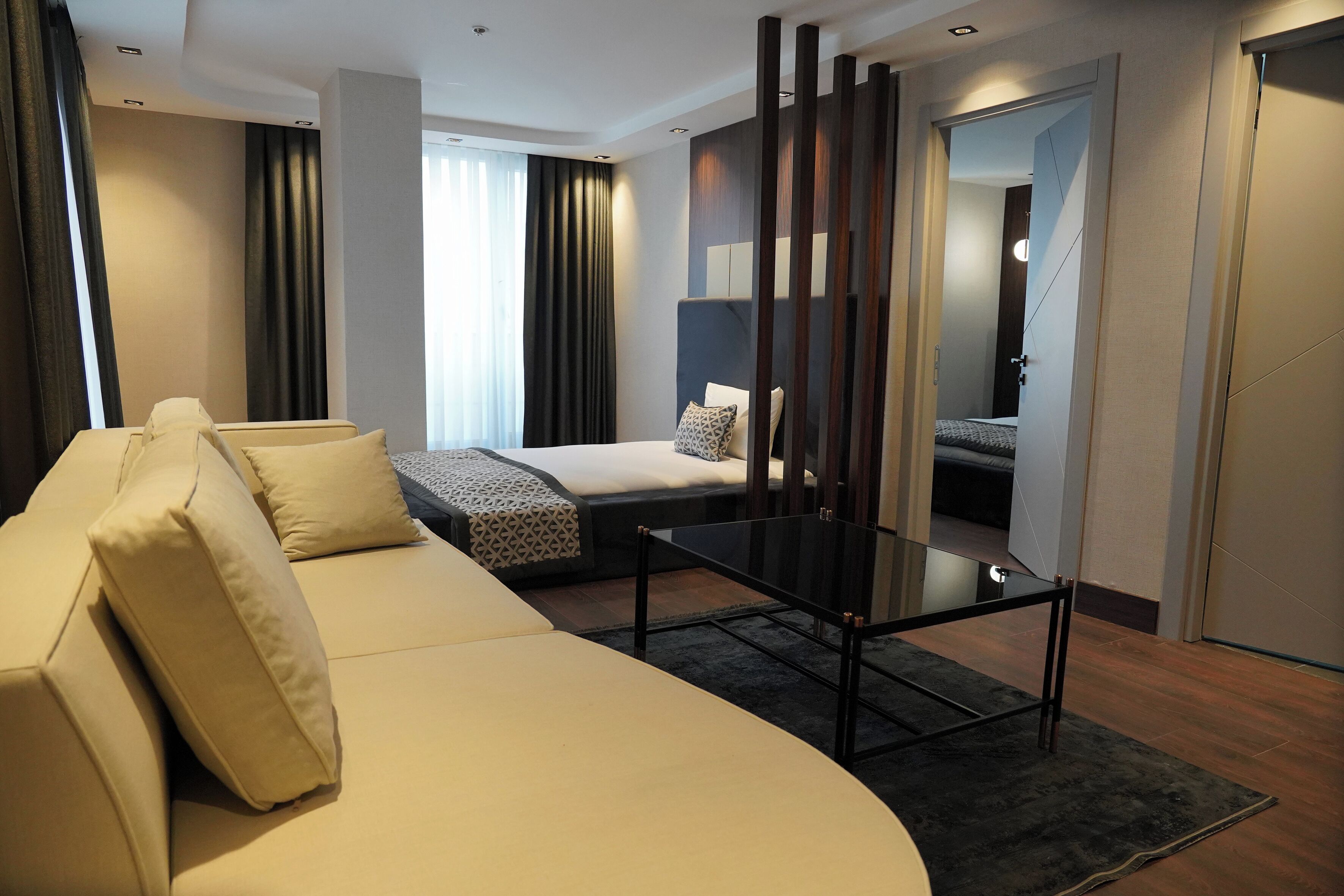 Exclusive Studio Suite, 1 Double Bed with Sofa bed | Hypo-allergenic bedding, free minibar, in-room safe, desk
