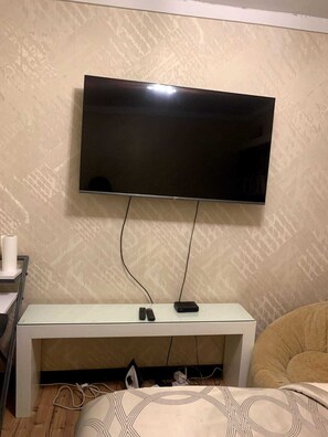 1 makuuhuone, silitysrauta/-lauta, Wi-Fi, vuodevaatteet