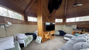 4 makuuhuonetta, silitysrauta/-lauta, ilmainen Wi-Fi, vuodevaatteet