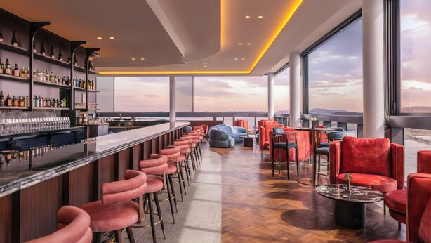 4 bares, bar en la azotea