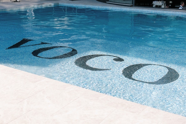 Seasonal outdoor pool - voco Gosford by IHG (Gosford)