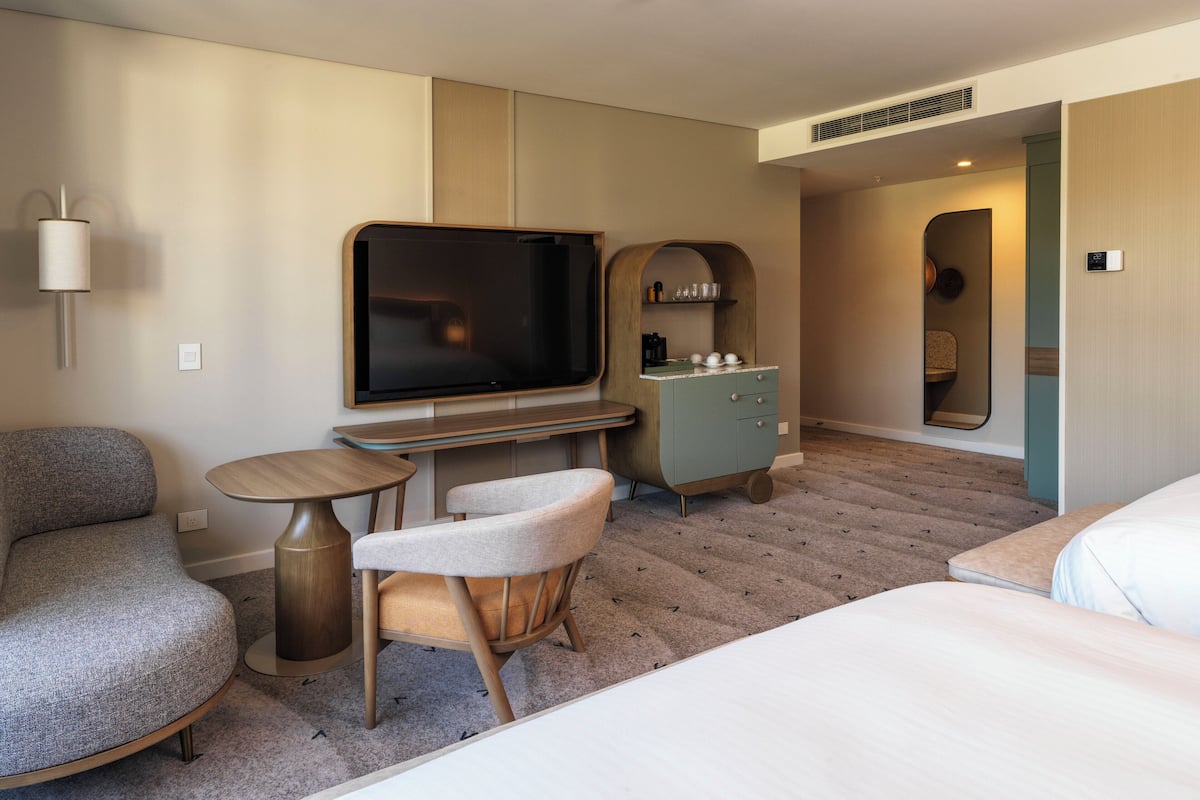 Premium-rum - 2 queensize-sängar - balkong | Minibar, värdeförvaringsskåp på rummet och mörkläggningsgardiner