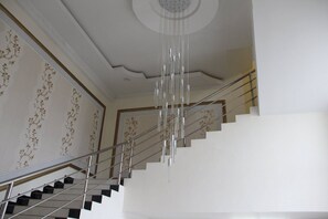 Pintu masuk interior