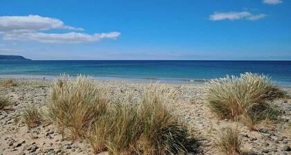 Spacious 4-bedroom seafront apartment in Barmouth with panoramic views