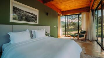 Casa superluxo, banheira, vista para a montanha | Ferros/tábuas de passar roupa, Wi-Fi de cortesia
