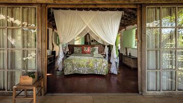 Superior Loft, Mountain View | Iron/ironing board, free WiFi