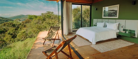 Luxury House, Bathtub, Mountain View | Iron/ironing board, free WiFi
