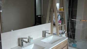 Towels, toilet paper