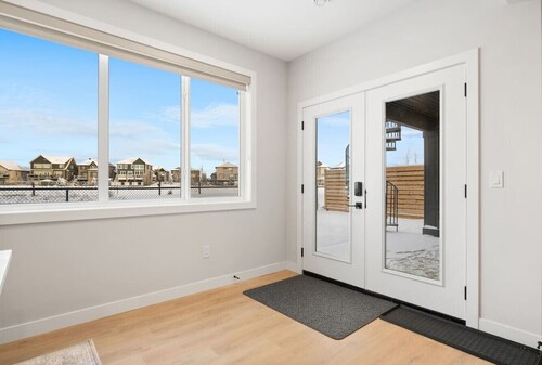 Private Suite »  Near Canal » AC » King Bed /w TV