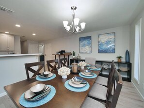 Dining - Sacramento 4 Bedroom Home | Pool Hot-Tub Mini Golf (Sacramento)