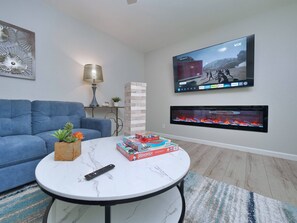 Télévision, cheminée