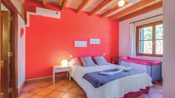 4 dormitorios, tabla de planchar con plancha, wifi y ropa de cama