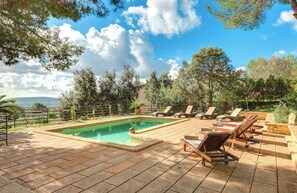 Outdoor pool - Amazing Villa in Alaró (Alaró)