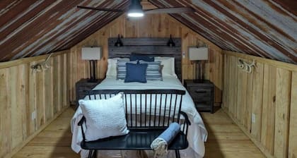Hidden Oaks Lavish Cabin #2
