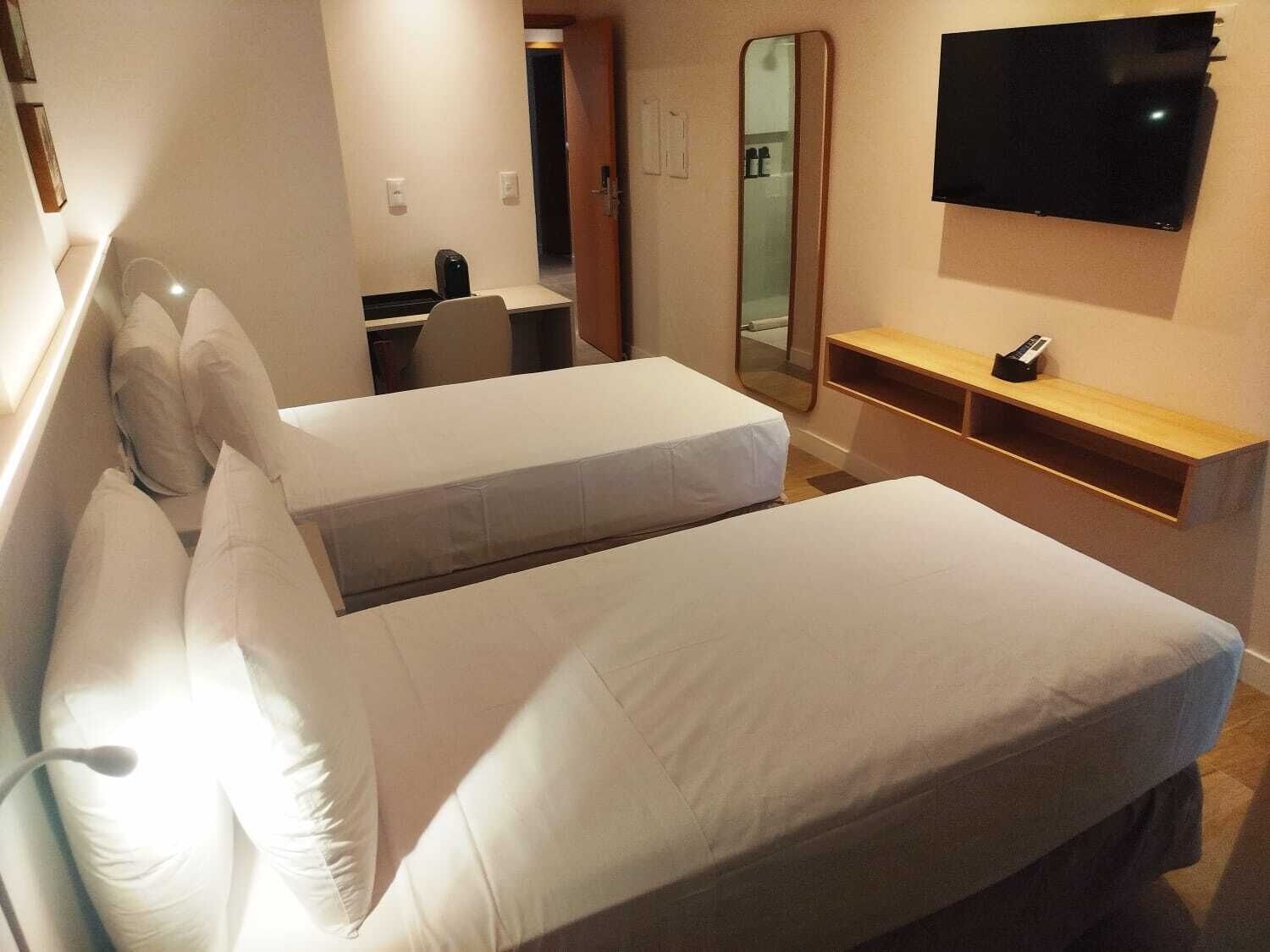 Deluxe Room | Laptop workspace, free WiFi
