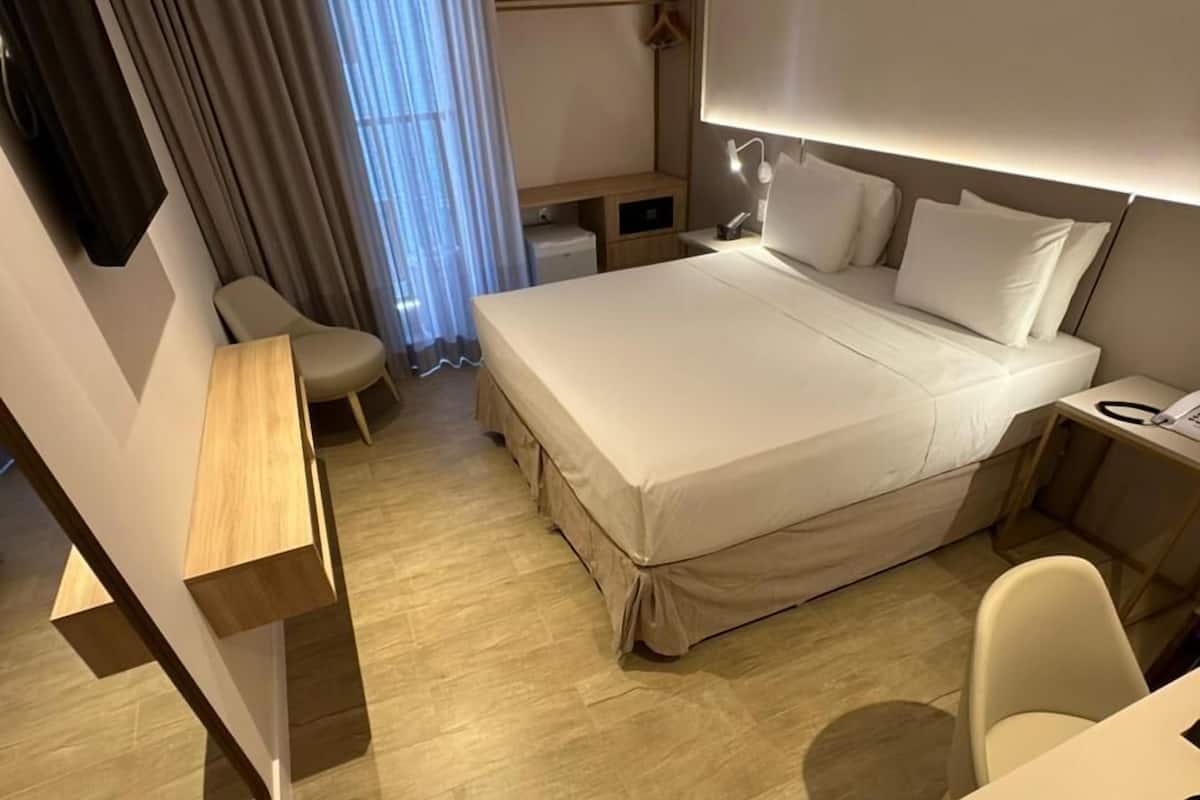 Family Room | Free WiFi