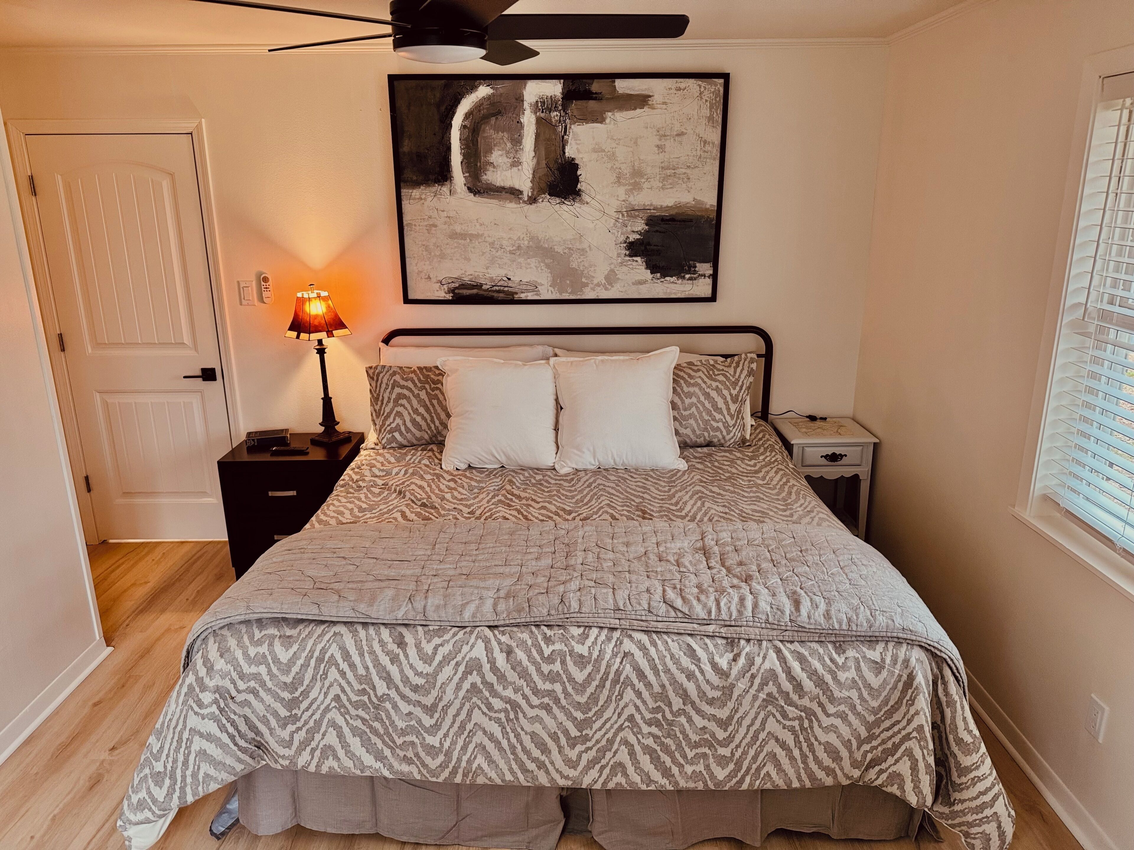 3 habitaciones, tabla de planchar con plancha y wifi gratis 